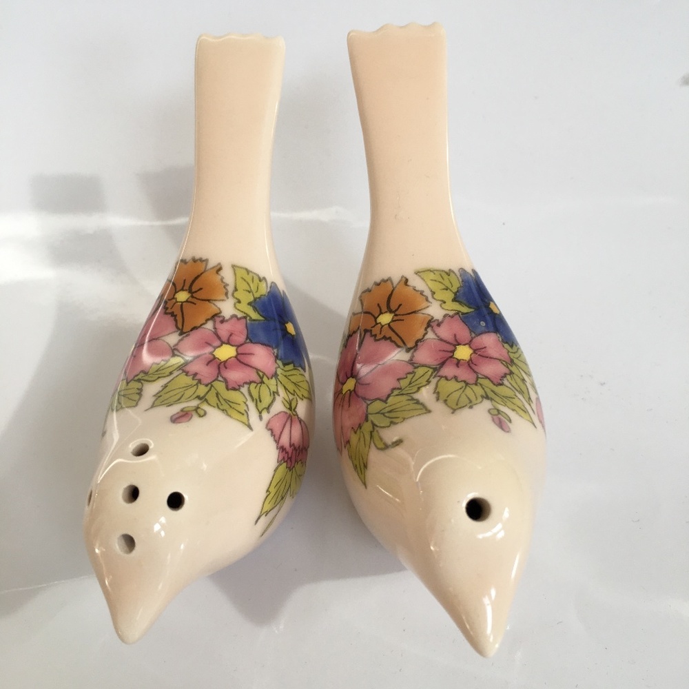 Birds Vintage Ceramic Salt & Pepper Shakers Floral Pattern 5 1/2" Long - Picture 5 of 7
